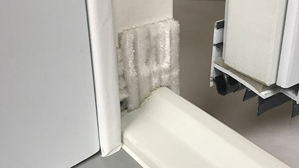 Portes d’entrée en acier - Joint d'étanchéité cellulaire